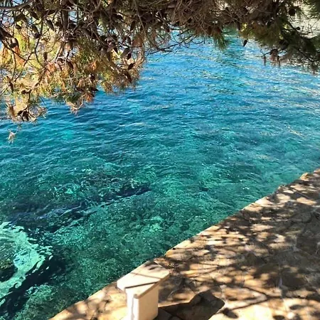 Domora Διαμέρισμα Τρογκίρ