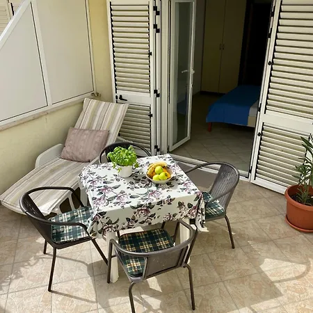 Domora * Τρογκίρ