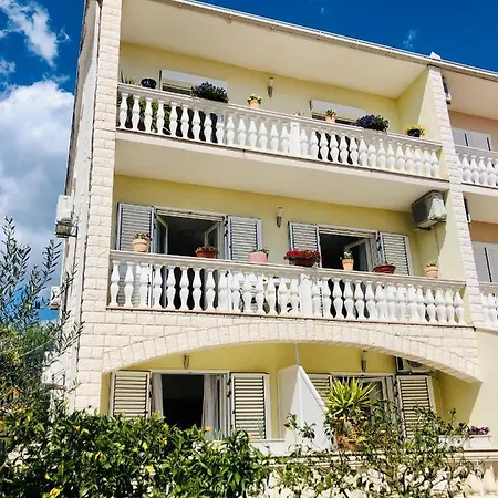 Domora Appartement *